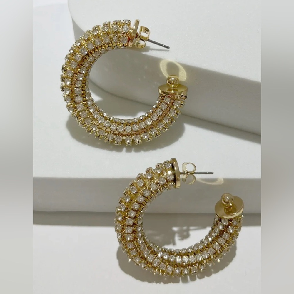 Zara Elegant Gold Hoop Earrings